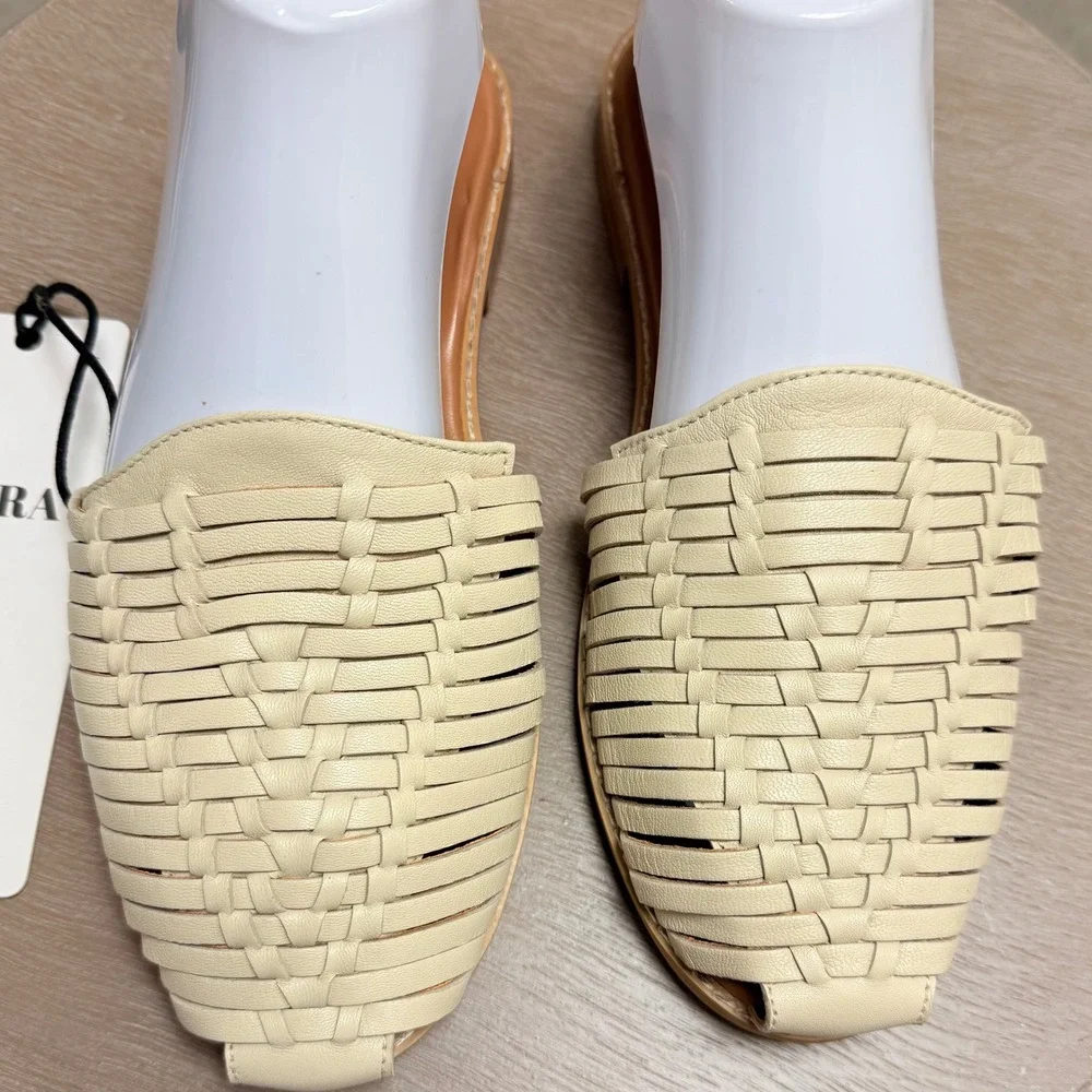 MYRA Madrigonna NWT 8 Womens‎ Cream Woven Embossed Artsy Leather Flat Sandals
